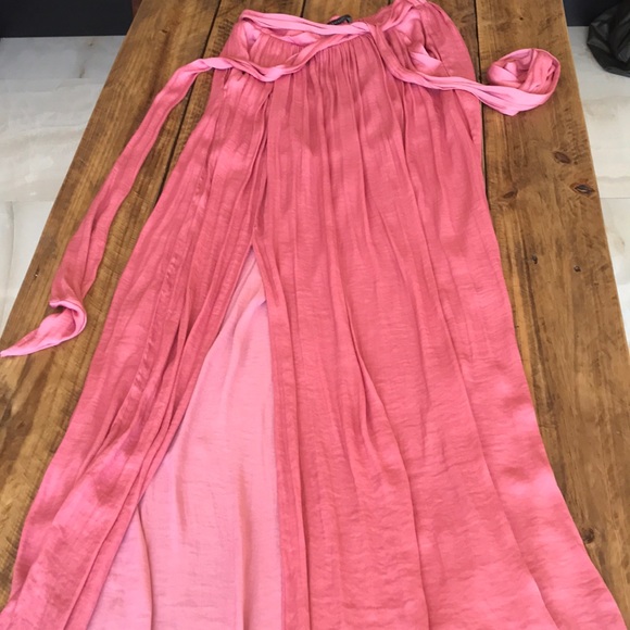 **SOLD**Zara maxi skirt - Picture 3 of 4